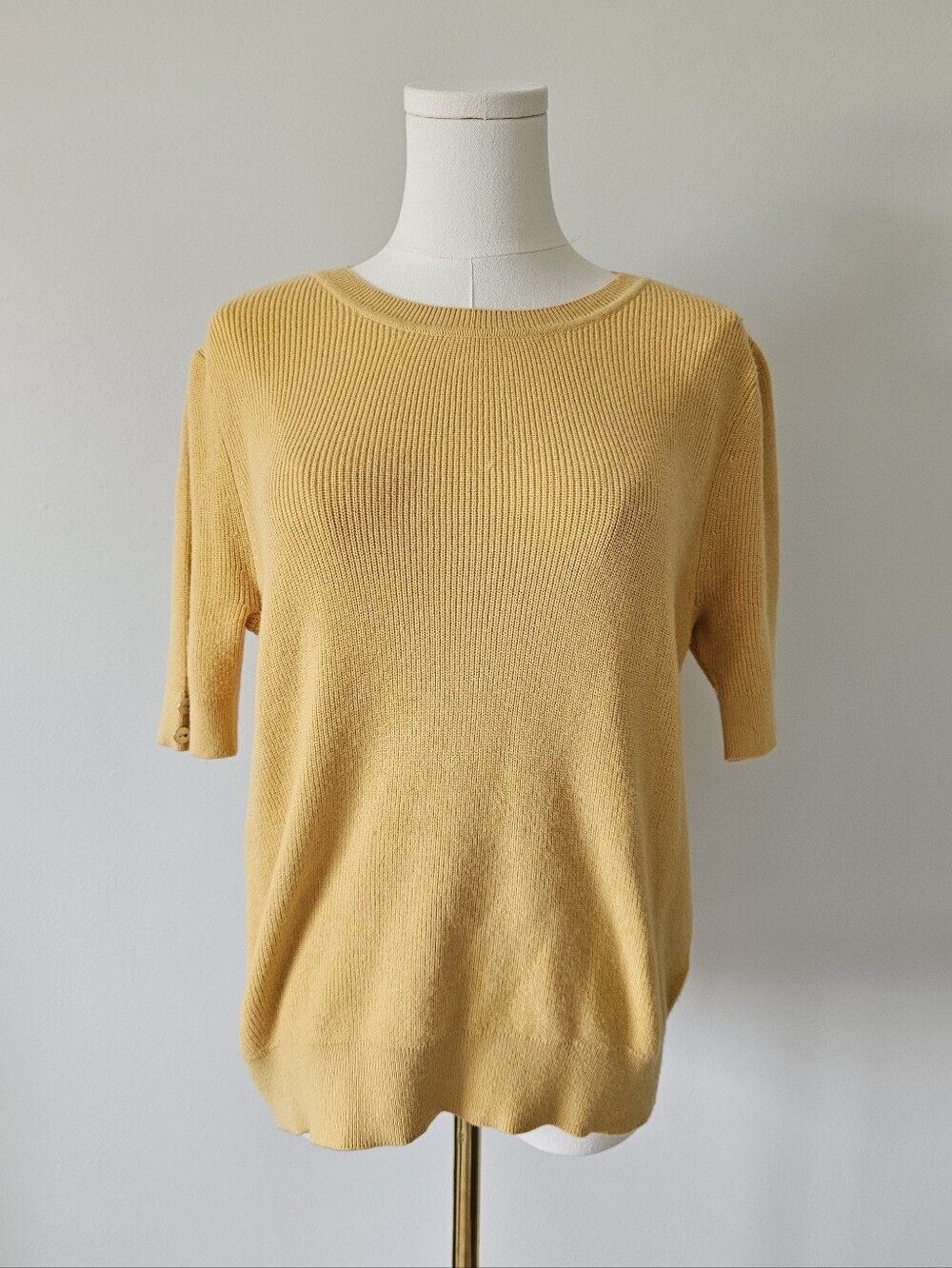 Kathy Ireland L Lightweight Short Sleeve Knit Top in Mustard Yellow